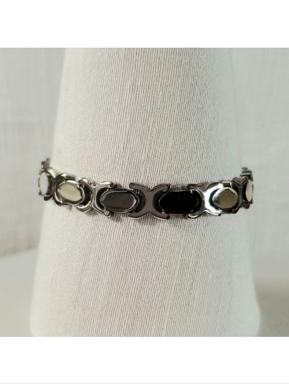Taxco 7" Bracelet XOXO Sterling Silver 925 Link Chain Fold Lock Vintage Mexico